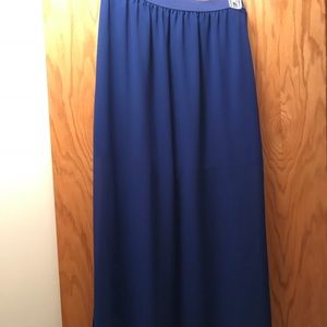 Divided cobalt blue maxi skirt with slits
